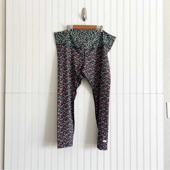 Nike 3X Womens Floral 7/8 Leggings - Picture 2 of 5
